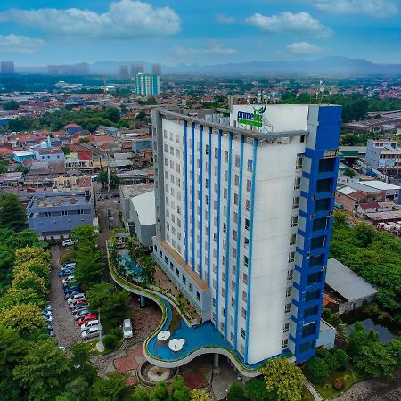 Primebiz Cikarang Hotel Eksteriør billede