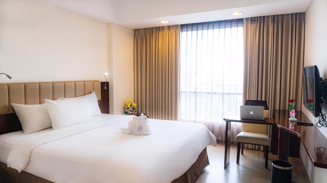 Primebiz Cikarang Hotel Eksteriør billede