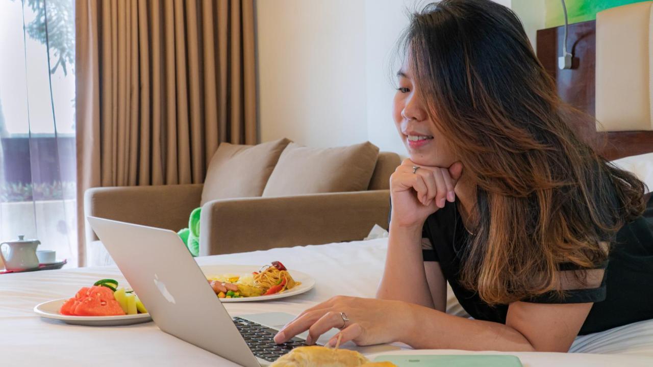 Primebiz Cikarang Hotel Eksteriør billede