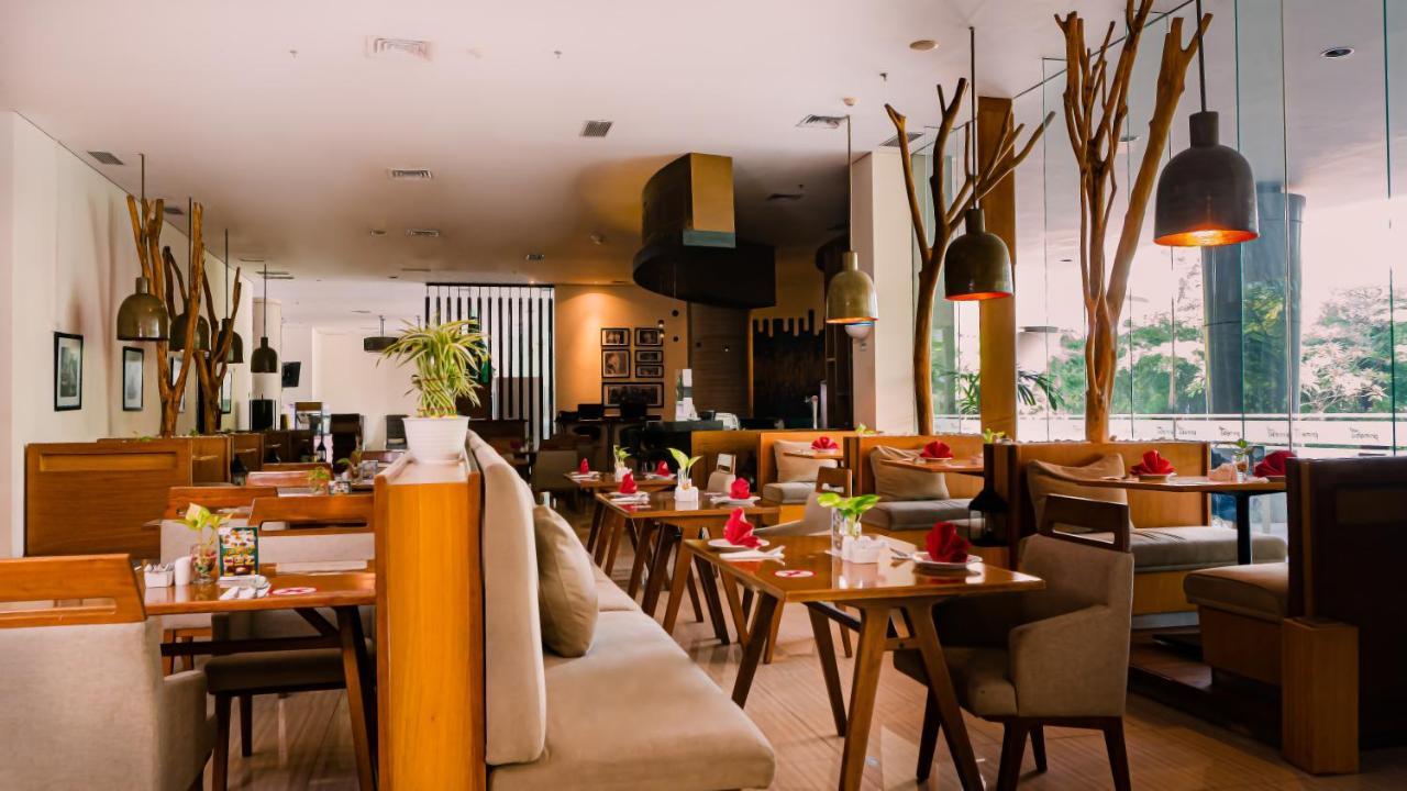 Primebiz Cikarang Hotel Eksteriør billede